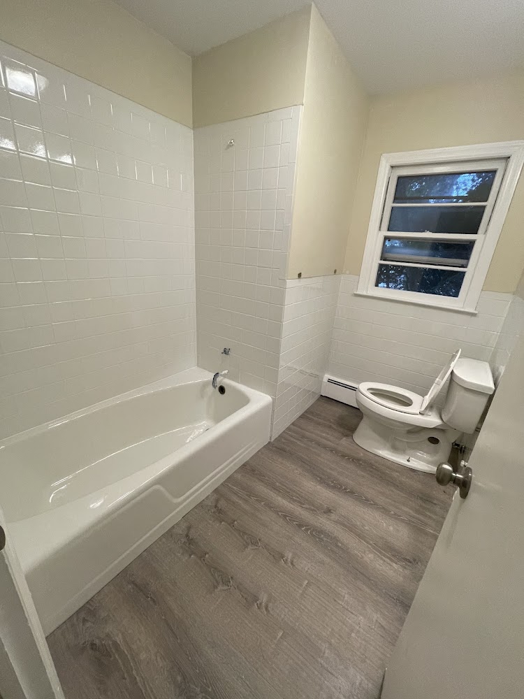 From Distress to Glam LLC - Kitchen Cabinet Refacing Refinishing & Bathtub Reglazing